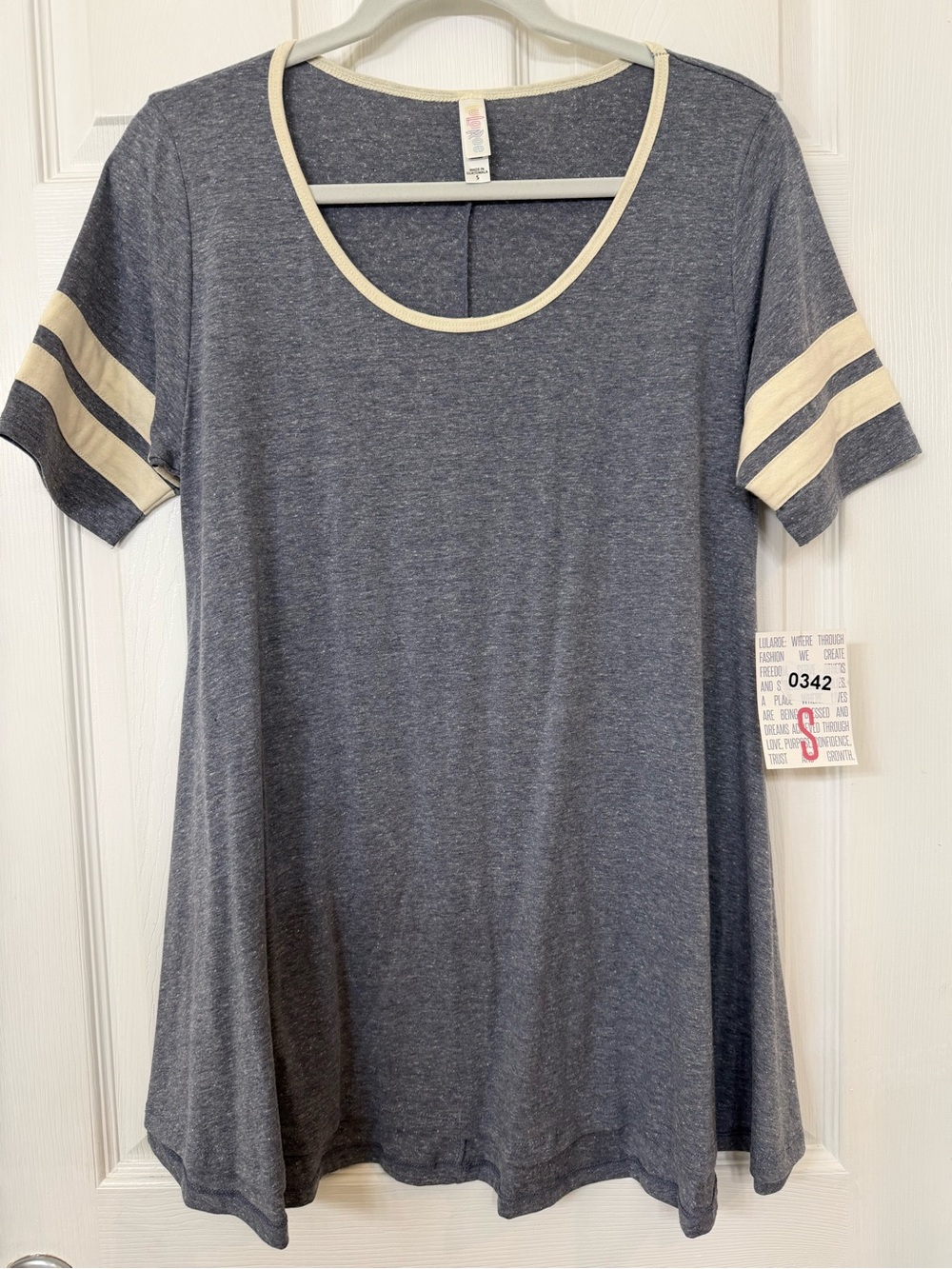 LuLaRoe Perfect T Swing Tunic - Heather Gray with Cream Ringer Trim - Size S - N